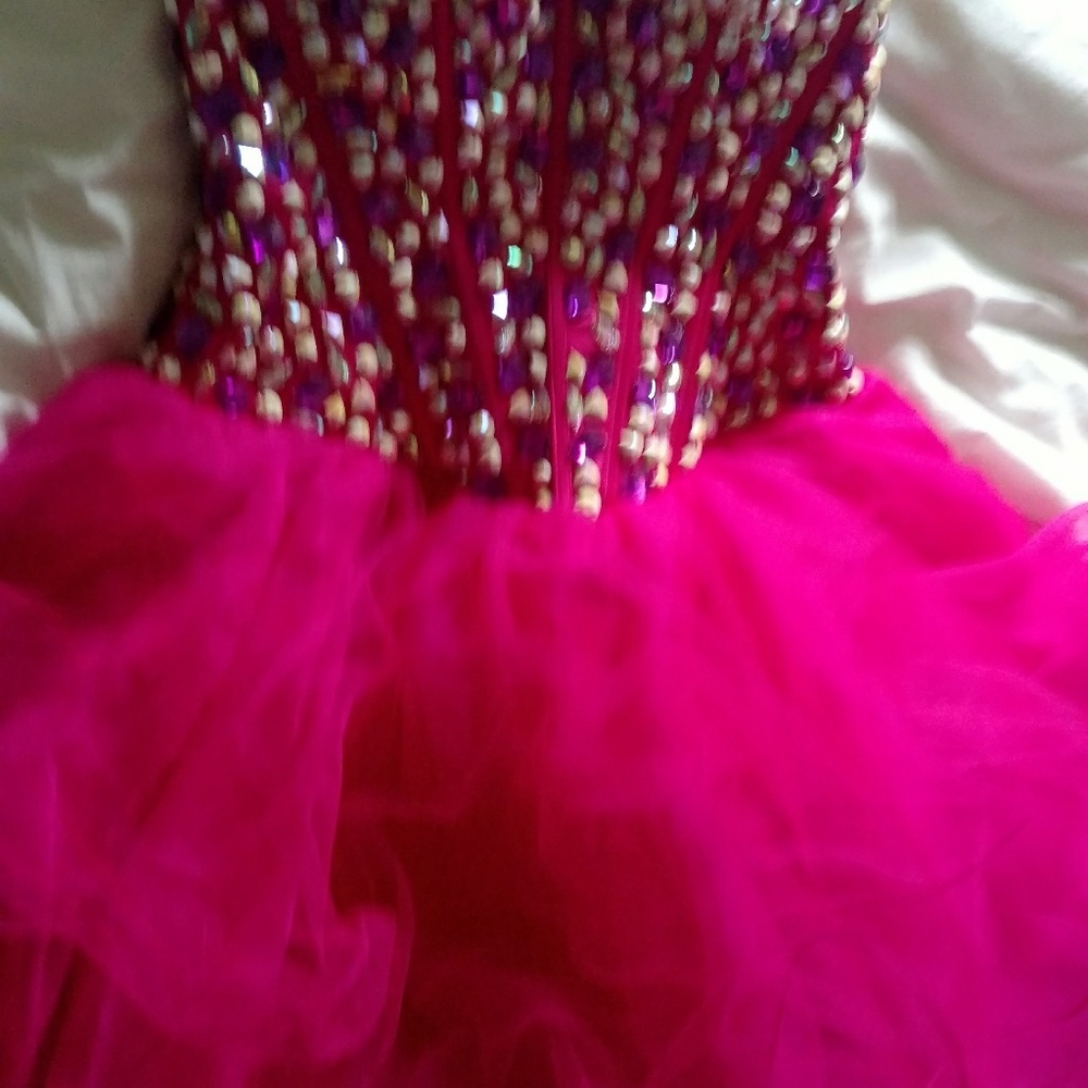 Alyce prom dress size 4 Fushia short